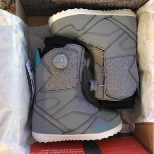 NEW IN BOX 8.5 Women’s Double Boa Snowboard Boots